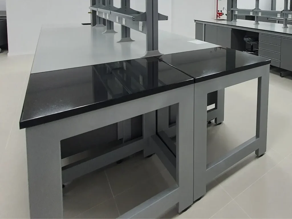 Table anti-vibrations